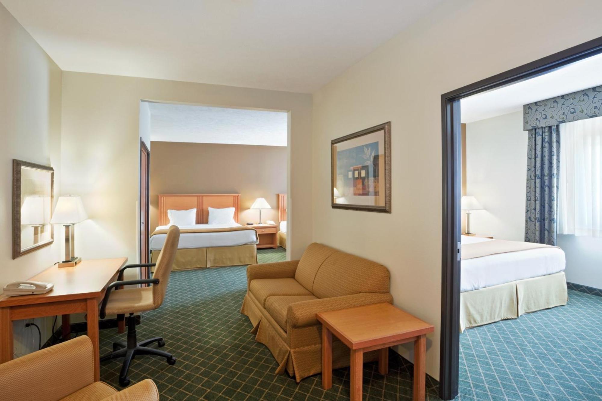 Holiday Inn Express Hotel & Suites Lincoln South By Ihg Eksteriør billede